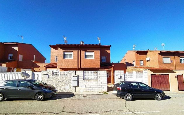 Foto 1 de Venta de casa en Malaguilla de 3 habitaciones con terraza y piscina