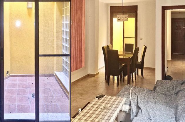 Foto 2 de Casa en venda a Avda. Alemania - Italia de 3 habitacions amb terrassa i aire acondicionat