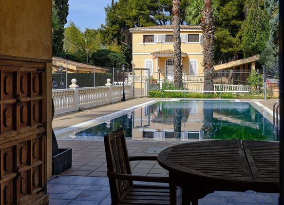 Foto 2 de Casa en venda a Madrigal de 10 habitacions amb terrassa i piscina