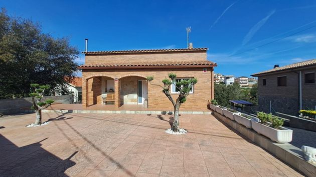 Foto 2 de Xalet en venda a Sant Esteve Sesrovires de 6 habitacions amb terrassa i piscina