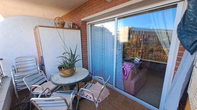 Foto 2 de Pis en venda a La Girada de 4 habitacions amb terrassa i garatge