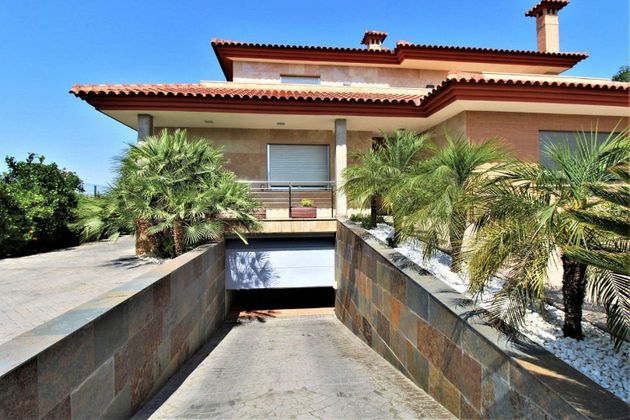 Foto 1 de Venta de chalet en El Raal de 5 habitaciones con terraza y piscina