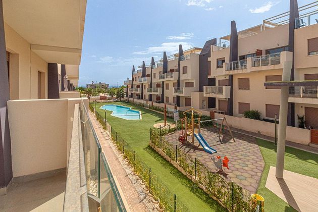 Foto 1 de Pis en venda a Pueblo Latino de 2 habitacions amb terrassa i piscina