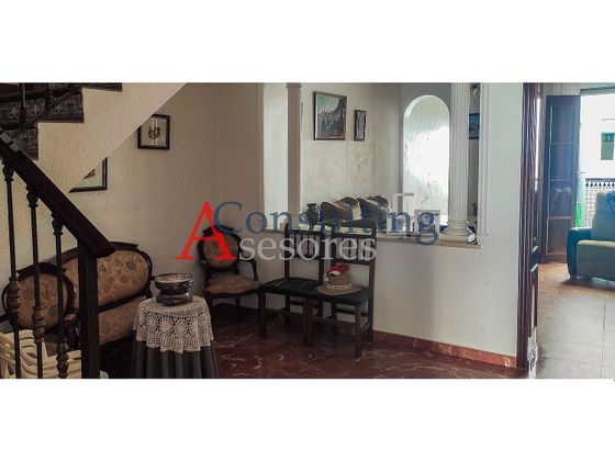 Foto 1 de Casa en venda a calle Pozonuevo de 4 habitacions amb balcó