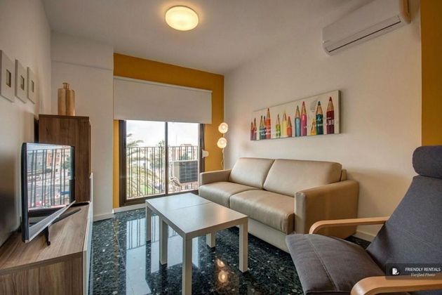 Foto 1 de Pis en venda a El Cabanyal- El Canyamelar de 4 habitacions amb balcó i aire acondicionat