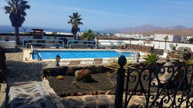 Foto 1 de Casa en venda a Macher de 6 habitacions amb terrassa i piscina