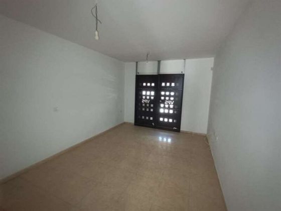 Foto 2 de Venta de piso en Fabelo de 2 habitaciones y 52 m²