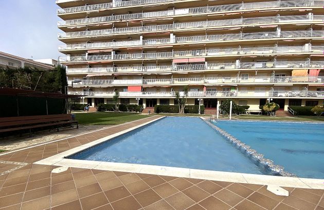 Foto 2 de Pis en venda a Malgrat de Mar de 2 habitacions amb terrassa i piscina