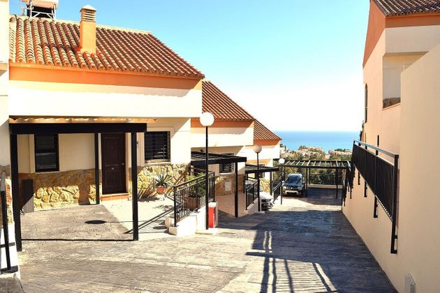 Foto 1 de Casa en venta en calle Las Palomas de 3 habitaciones con terraza y piscina