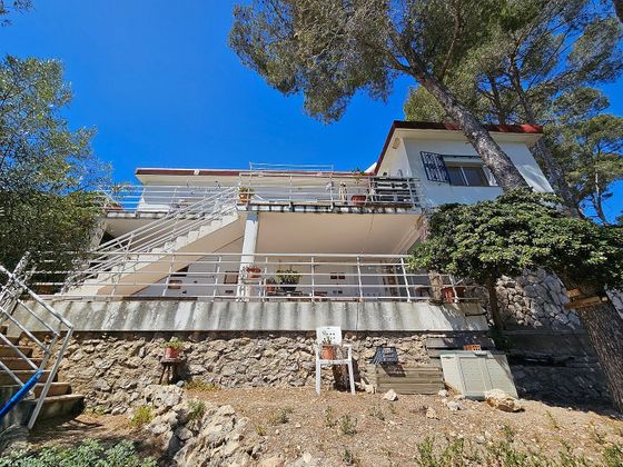 Foto 2 de Casa en venda a calle De la Glorieta de 4 habitacions amb terrassa i jardí
