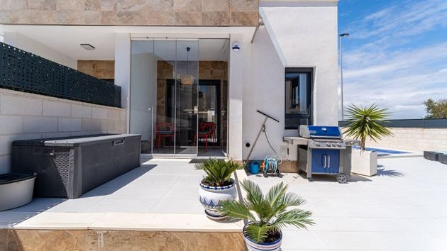 Foto 2 de Venta de dúplex en calle Nuez Moscada de 3 habitaciones con terraza y piscina