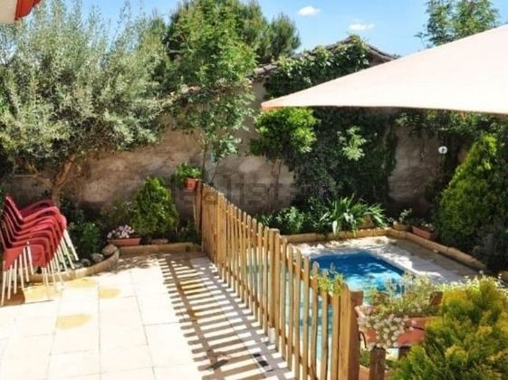 Foto 1 de Chalet en venta en Negrilla de Palencia de 4 habitaciones con piscina y jardín