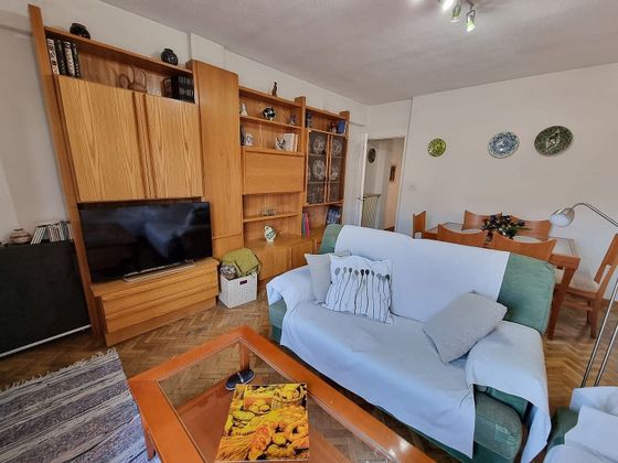 Foto 2 de Àtic en lloguer a Carmelitas - San Marcos - Campillo de 3 habitacions amb terrassa i mobles