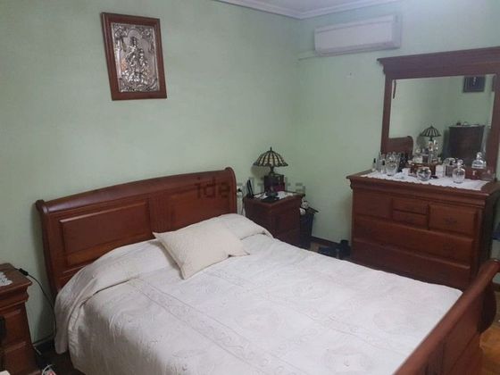 Foto 2 de Pis en venda a Santa Marta de Tormes de 3 habitacions amb terrassa i garatge