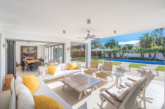 Foto 2 de Xalet en venda a Paraíso - Atalaya- Benamara de 6 habitacions amb terrassa i piscina
