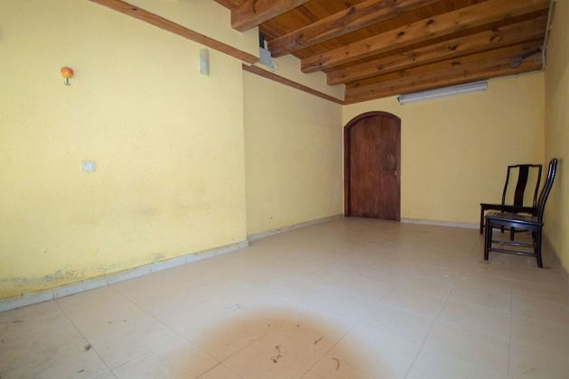 Foto 1 de Casa adosada en venta en calle Capdevila de 2 habitaciones con balcón y calefacción