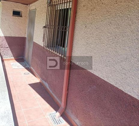 Foto 2 de Chalet en venta en Toén de 6 habitaciones con terraza y garaje
