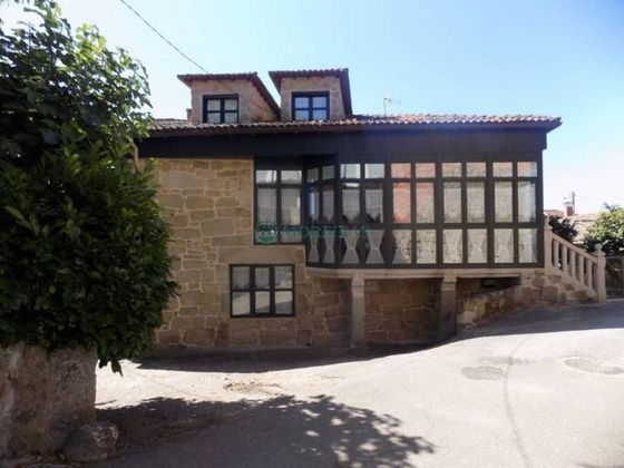 Foto 1 de Chalet en venta en Pereiro de Aguiar (O) de 6 habitaciones con garaje y jardín