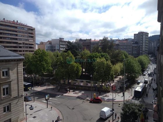 Foto 1 de Pis en venda a Centro - Ourense de 4 habitacions amb garatge i balcó