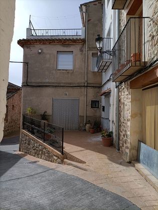 Foto 2 de Casa en venta en calle Calvario de 5 habitaciones con terraza y balcón