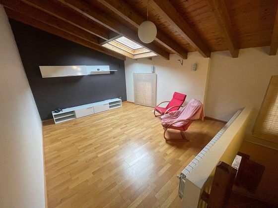 Foto 1 de Dúplex en venda a calle Soldevila de 3 habitacions amb garatge i balcó
