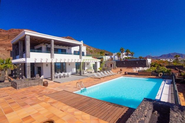 Foto 1 de Casa en venta en Playa Blanca de 4 habitaciones con terraza y piscina