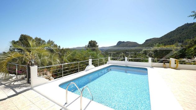 Foto 2 de Casa en venda a Orba de 7 habitacions amb terrassa i piscina