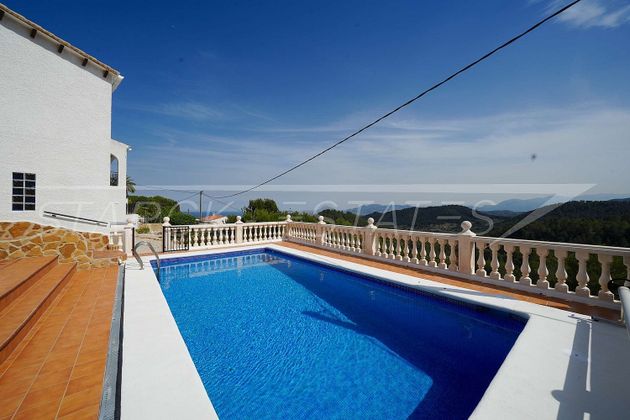 Foto 2 de Venta de casa en Font d´En Carròs (la) de 4 habitaciones con terraza y piscina