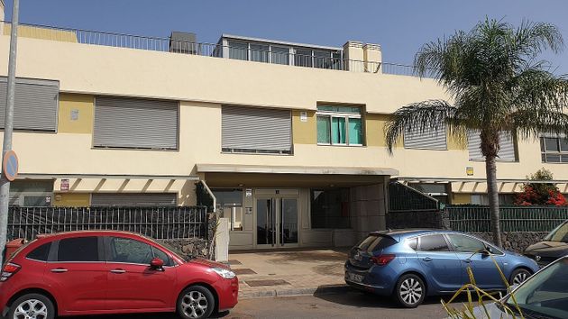 Foto 1 de Casa adosada en venta en El Sobradillo - El Llano del Moro de 4 habitaciones con terraza y garaje