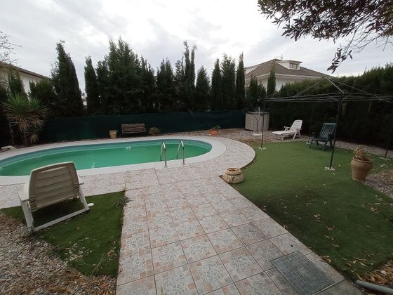 Foto 2 de Chalet en venta en Palau-solità i Plegamans de 8 habitaciones con terraza y piscina