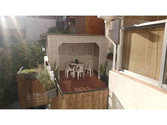 Foto 2 de Casa en venta en Collblanc de 3 habitaciones con terraza