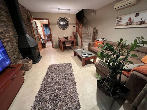 Foto 1 de Casa en venta en Sant Vicenç dels Horts de 3 habitaciones con terraza y garaje