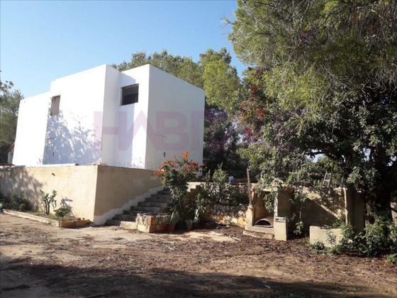 Foto 1 de Chalet en venta en Riba-roja de Túria de 5 habitaciones con terraza y jardín