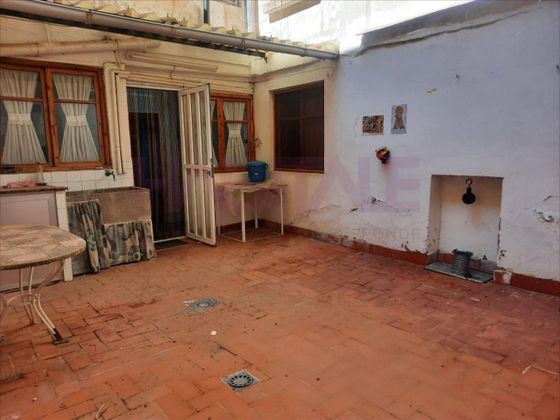 Foto 1 de Venta de casa en Utiel de 8 habitaciones con terraza y garaje