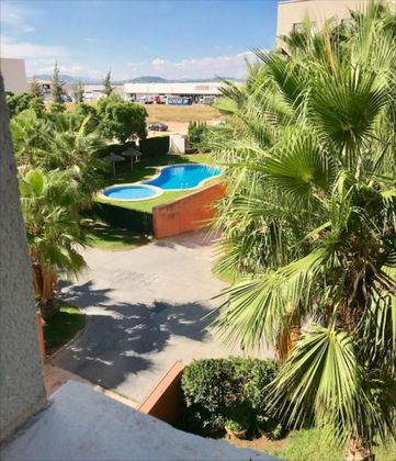 Foto 1 de Piso en venta en Riba-roja de Túria de 3 habitaciones con piscina y garaje