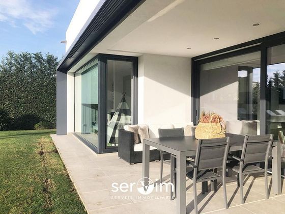Foto 2 de Casa en venta en Llagostera de 5 habitaciones con terraza y piscina