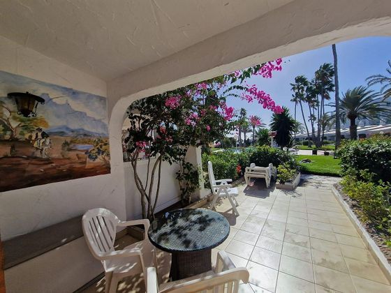 Foto 1 de Casa en lloguer a Playa del Inglés de 1 habitació amb terrassa i piscina