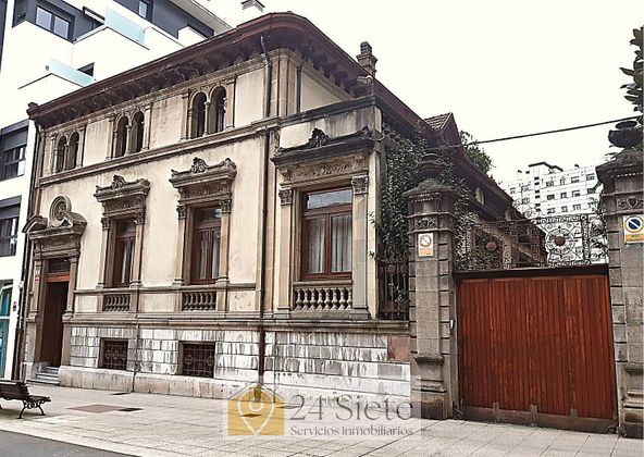Foto 2 de Casa en venda a Auditorio - Parque Invierno de 10 habitacions amb terrassa i garatge