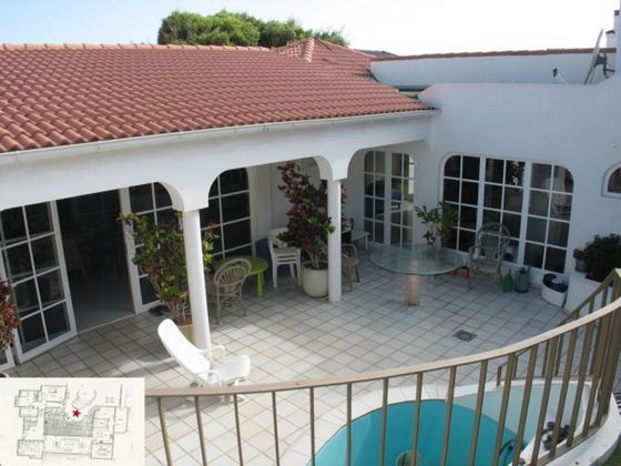 Foto 1 de Xalet en venda a calle Entresalas de 5 habitacions amb terrassa i piscina