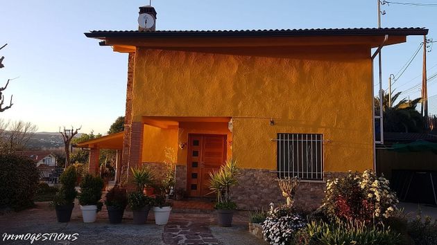 Foto 1 de Chalet en venta en Santa Eulàlia de Ronçana de 6 habitaciones con piscina y garaje