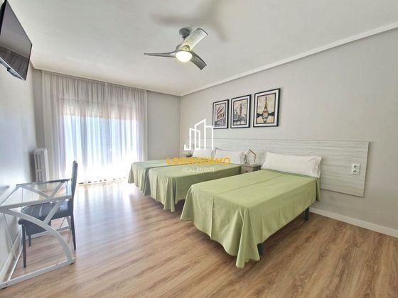 Foto 2 de Pis en venda a Centro - Logroño de 6 habitacions amb terrassa i calefacció