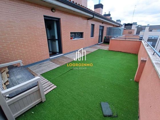 Foto 1 de Pis en venda a Lardero de 3 habitacions amb terrassa i piscina