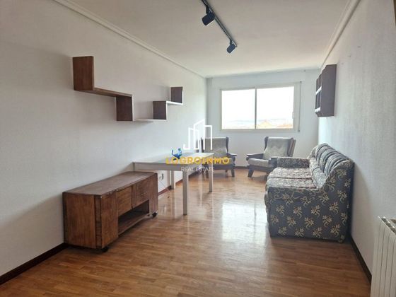 Foto 1 de Venta de piso en Lardero de 3 habitaciones con garaje y balcón