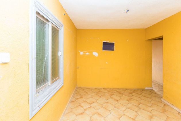 Foto 2 de Venta de piso en La Chanca - Pescadería de 4 habitaciones y 63 m²