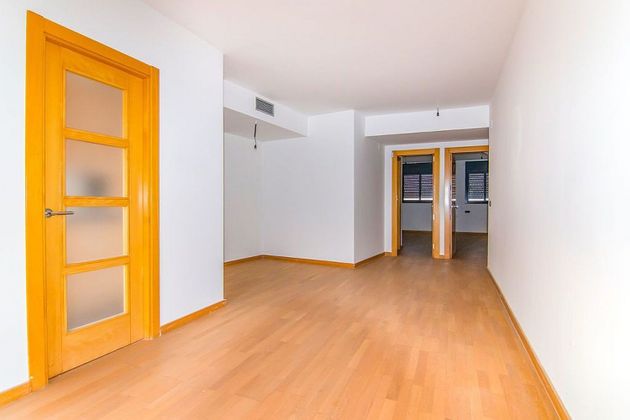 Foto 2 de Venta de piso en Bell-Lloc d´Urgell de 2 habitaciones con garaje