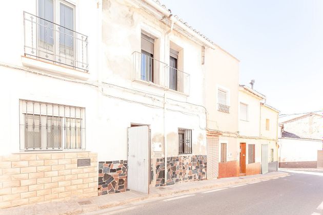 Foto 1 de Casa en venda a Pedralba de 4 habitacions i 97 m²