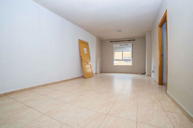 Foto 2 de Piso en venta en Los Ramos de 3 habitaciones con garaje y ascensor