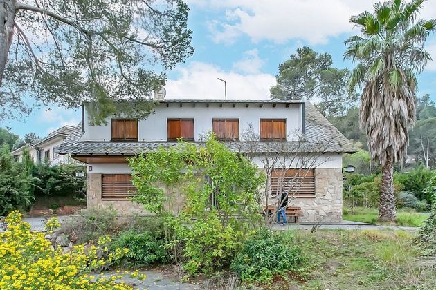 Foto 2 de Casa en venda a Castellví de Rosanes de 5 habitacions amb piscina i garatge