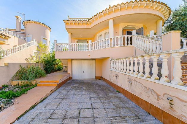 Foto 1 de Casa en venda a Jacarilla de 3 habitacions amb terrassa i piscina