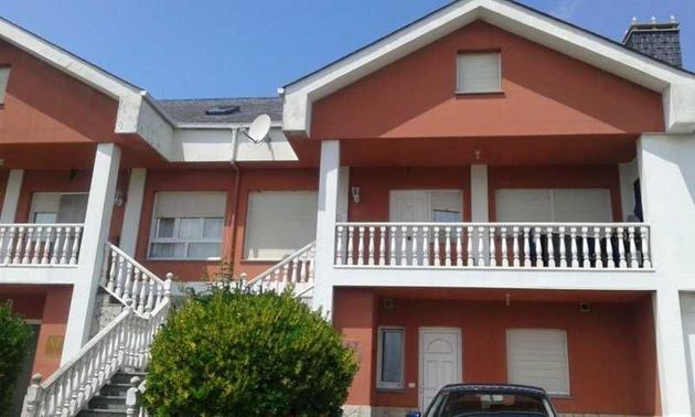 Foto 1 de Casa en venda a Navia de 6 habitacions amb terrassa